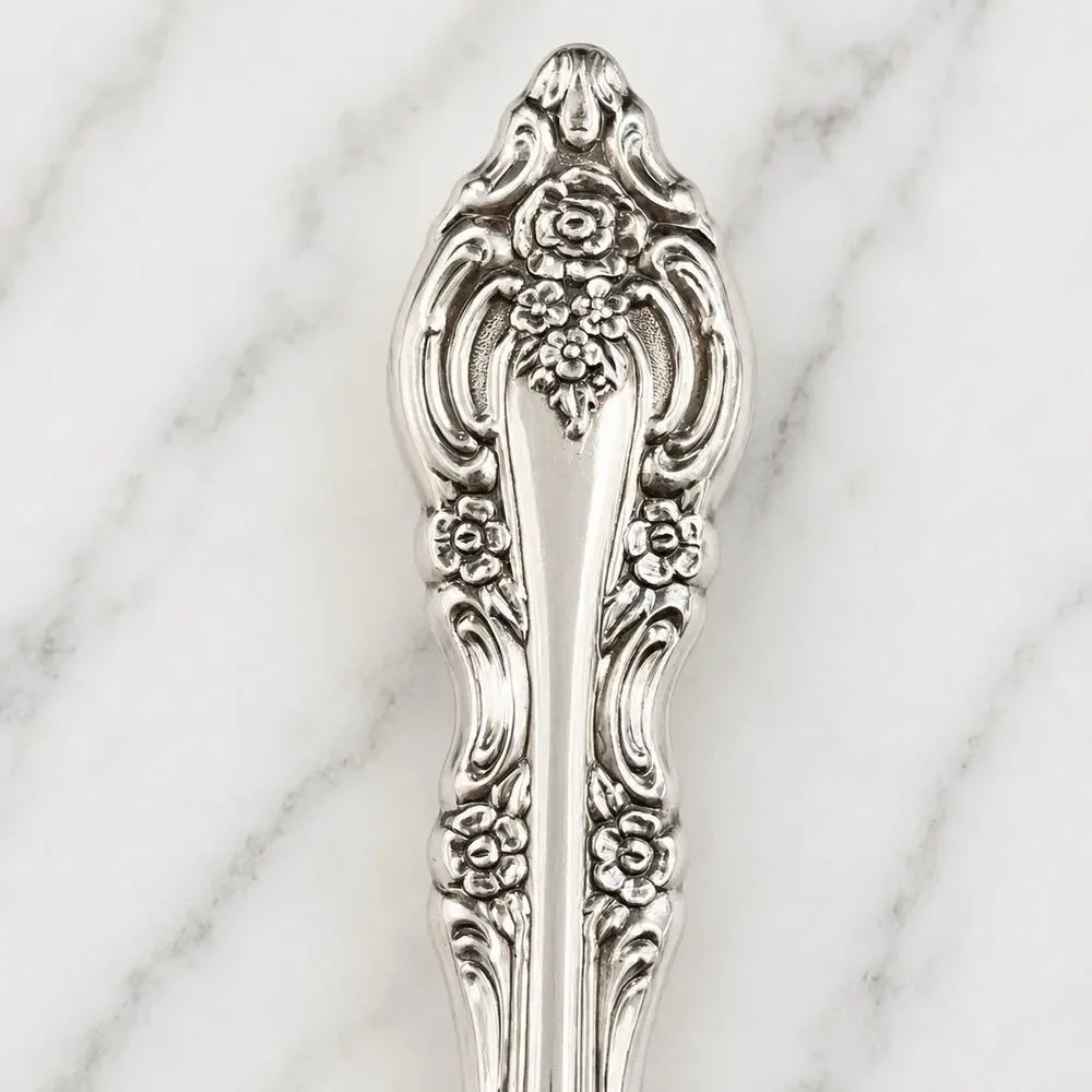 8 Oneida SILVER ARTISTRY Dinner Butter Knives Silverplate Silverware Flatware